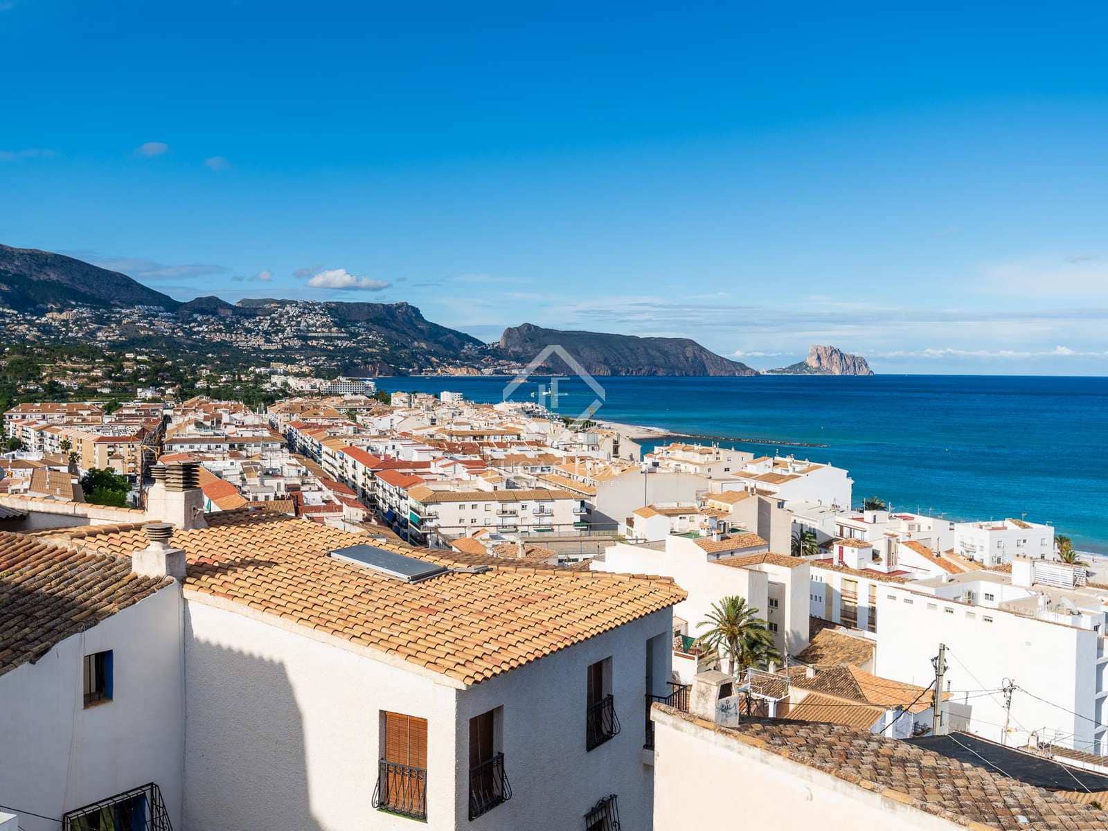 4 bedroom Villa for sale in Altea with pool garage - € 525,000 (Ref: 7426455)