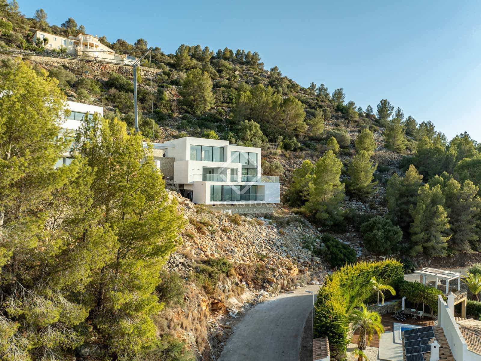 Chalet de 4 habitaciones en Dénia en venta con piscina garaje - 1.770.000 € (Ref: 7435138)