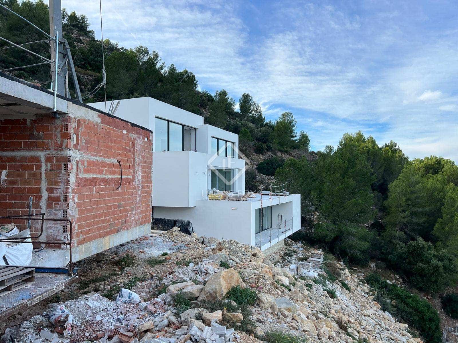 Chalet de 4 habitaciones en Dénia en venta con piscina garaje - 1.770.000 € (Ref: 7435138)