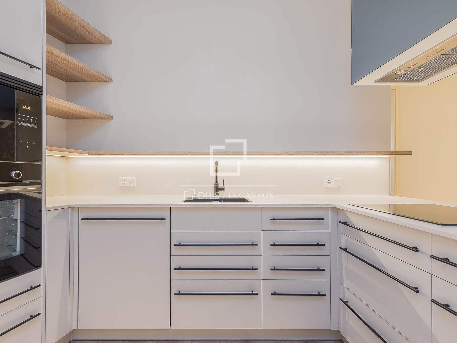 3 soveværelse Lejlighed til salg i Barcelona by - € 649.000 (Ref: 7437466)