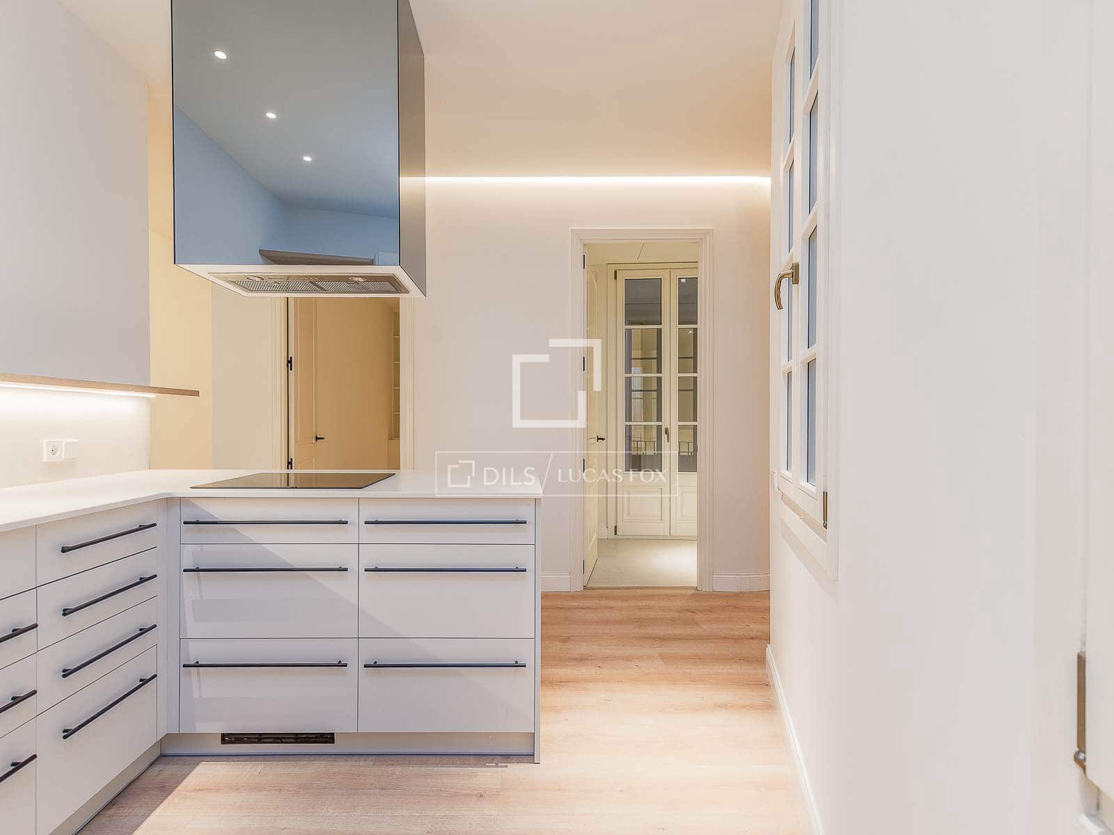 3 soveværelse Lejlighed til salg i Barcelona by - € 649.000 (Ref: 7437466)