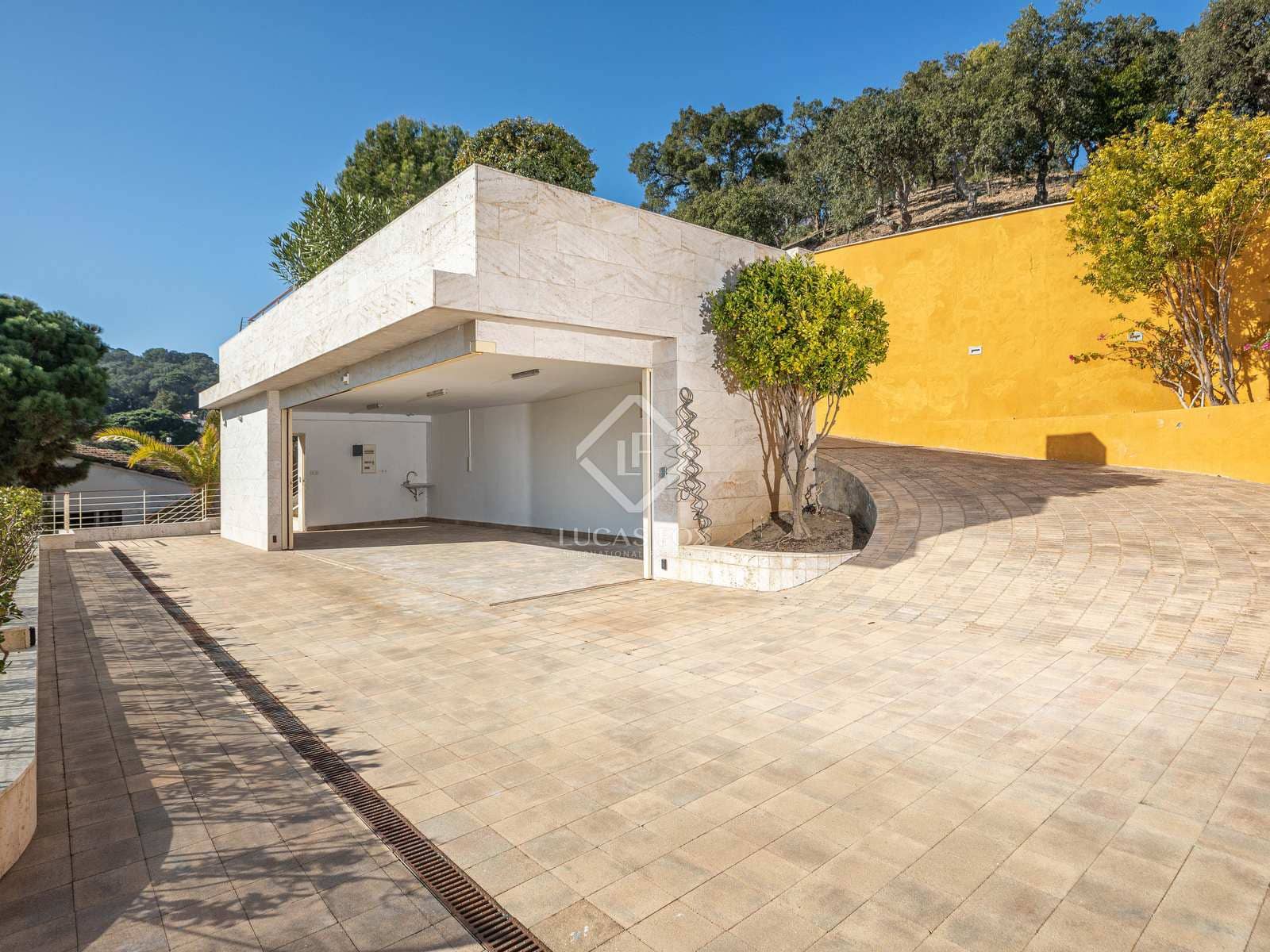 5 bedroom Villa for sale in Tossa de Mar with pool garage - € 1,300,000 (Ref: 7440895)