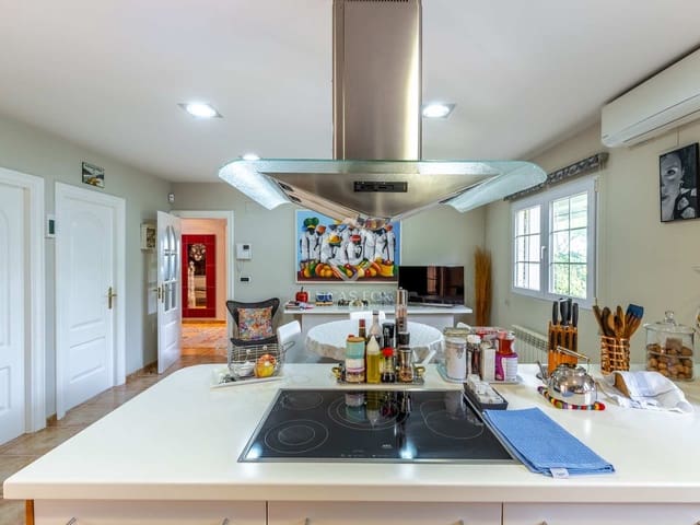 5 soveværelse Villa til salg i Elche / Elx med swimmingpool garage - € 1.000.000 (Ref: 7444569)