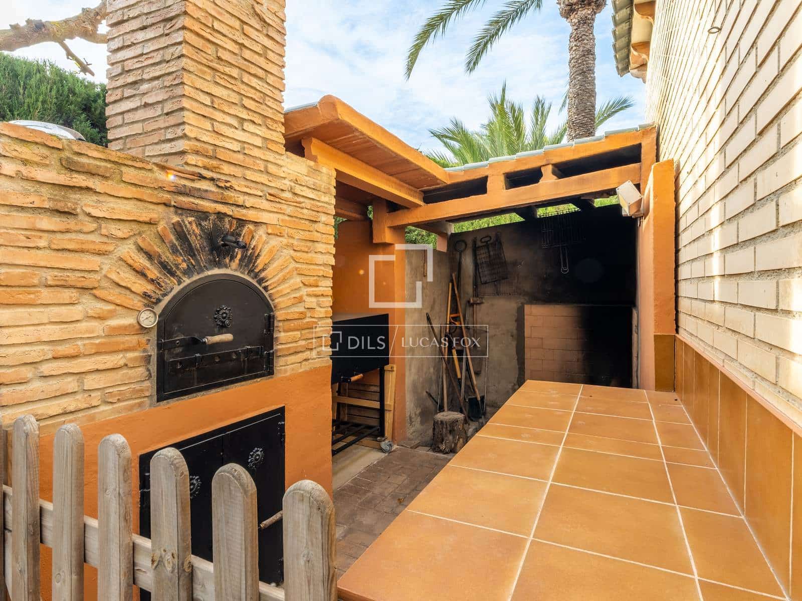 5 bedroom Villa for sale in Elche / Elx with pool garage - € 1,000,000 (Ref: 7444569)