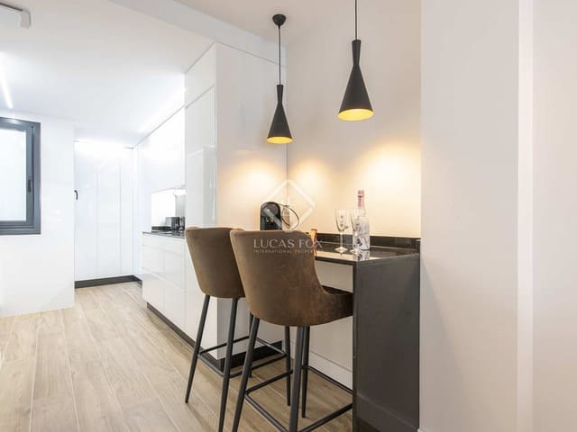 2 bedroom Apartment for rent in Vigo with garage - € 2,000 (Ref: 7444587)