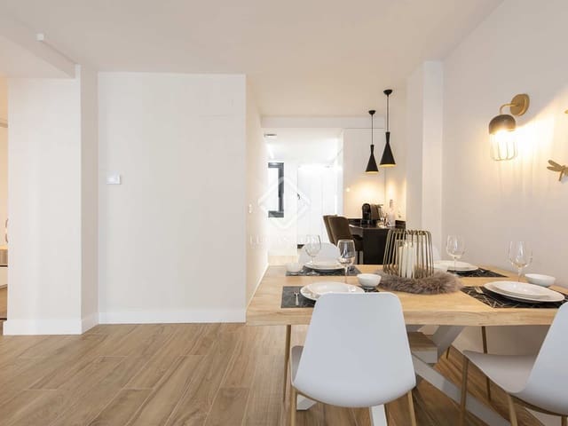 2 bedroom Apartment for rent in Vigo with garage - € 2,000 (Ref: 7444587)