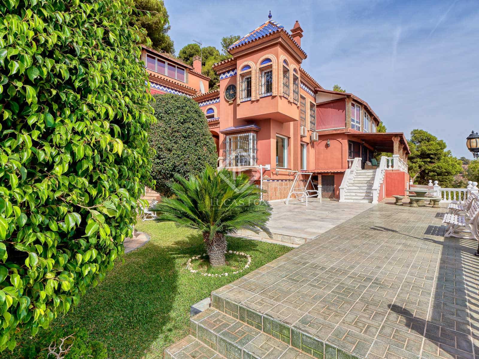 5 soveværelse Villa til salg i Malaga by med swimmingpool garage - € 3.150.000 (Ref: 7450429)