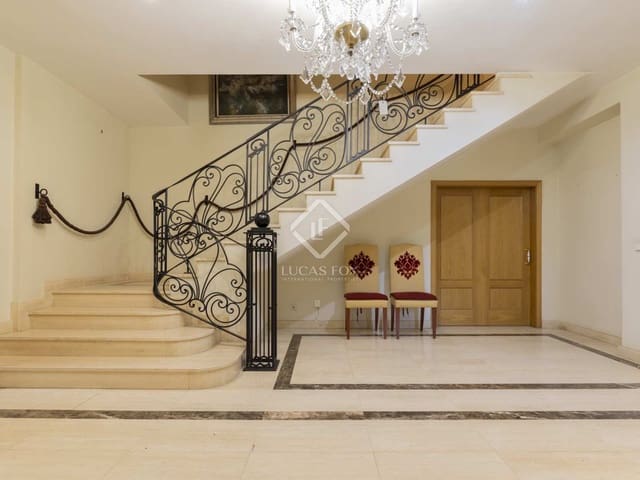 7 sypialnia Willa na sprzedaż w Boadilla del Monte z basenem garażem - 1 790 000 € (Ref: 7453004)