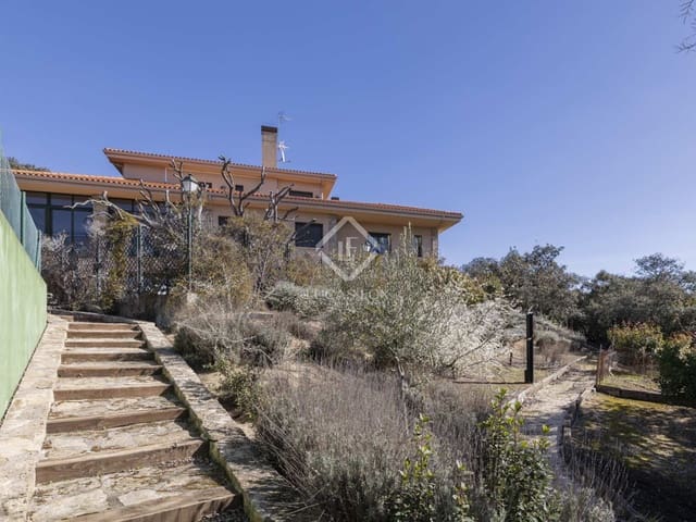 7 sypialnia Willa na sprzedaż w Boadilla del Monte z basenem garażem - 1 790 000 € (Ref: 7453004)