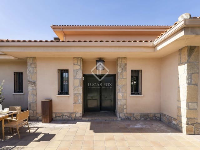 7 sypialnia Willa na sprzedaż w Boadilla del Monte z basenem garażem - 1 790 000 € (Ref: 7453004)