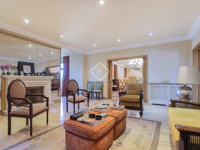 7 sypialnia Willa na sprzedaż w Boadilla del Monte z basenem garażem - 1 790 000 € (Ref: 7453004)