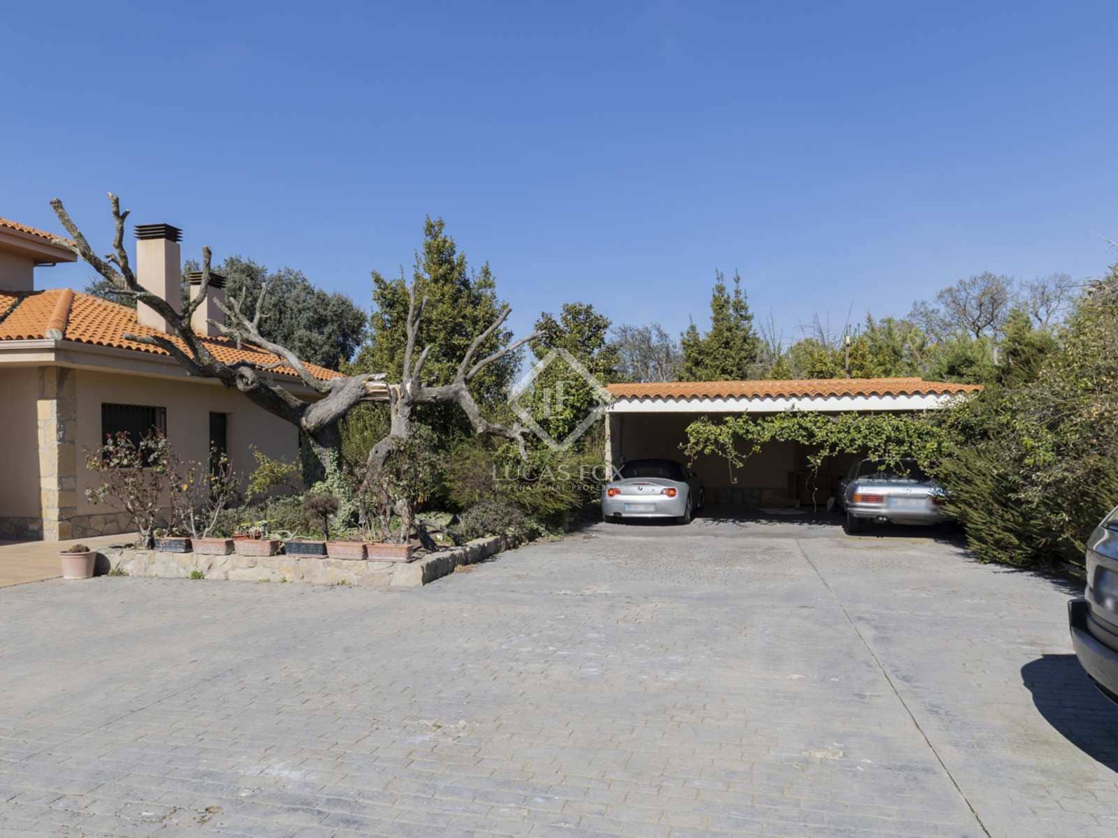 7 soveværelse Villa til salg i Boadilla del Monte med swimmingpool garage - € 1.790.000 (Ref: 7453004)