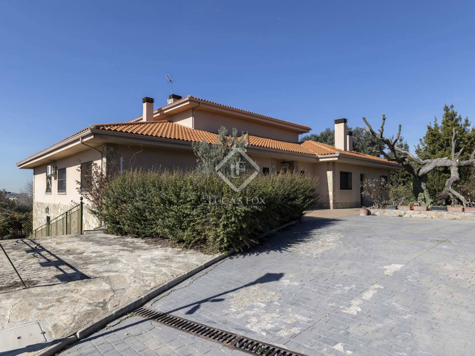 7 soveværelse Villa til salg i Boadilla del Monte med swimmingpool garage - € 1.790.000 (Ref: 7453004)