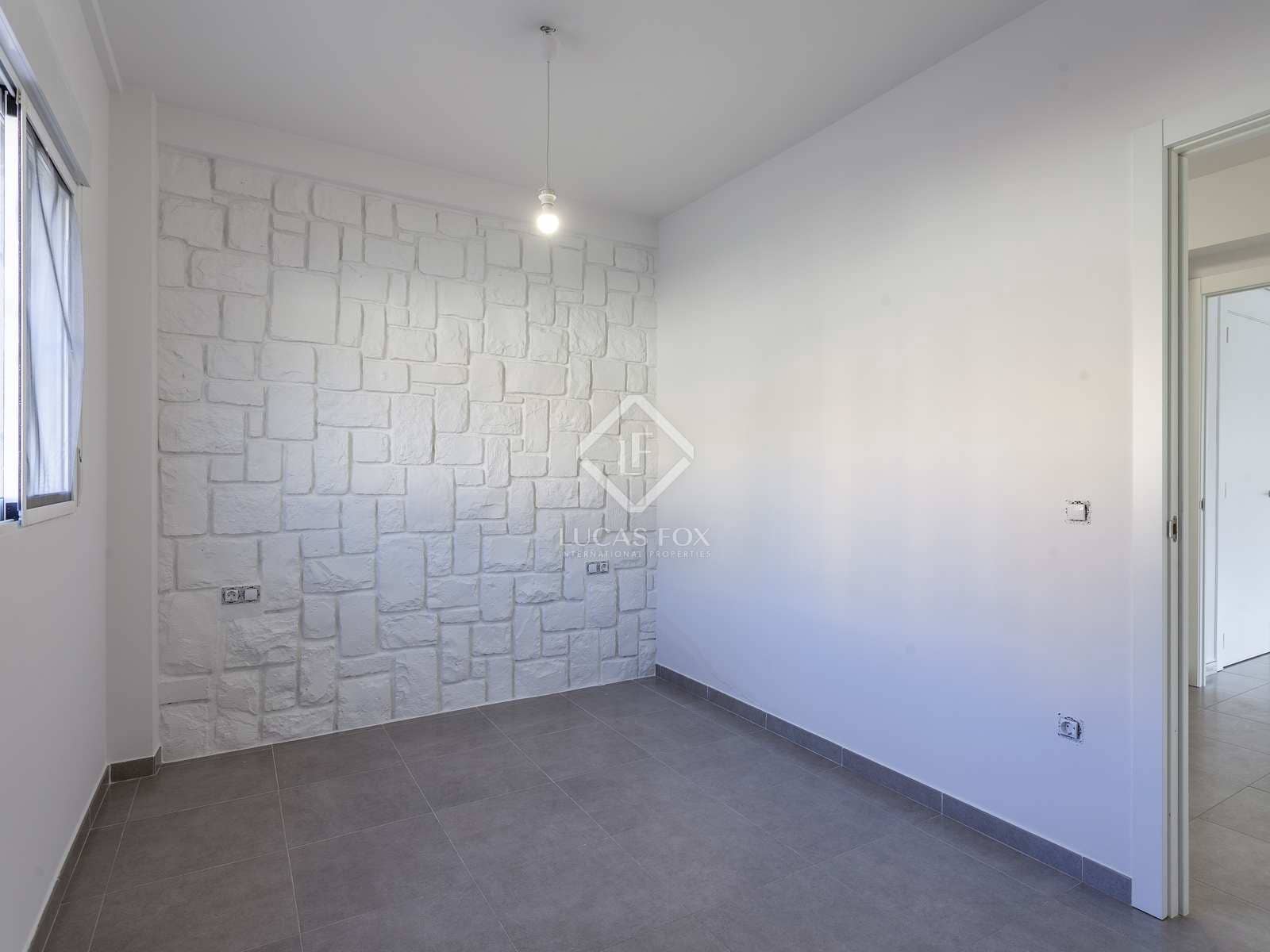 Chalet de 5 habitaciones en Paterna en alquiler con piscina garaje - 3.500 € (Ref: 7462702)