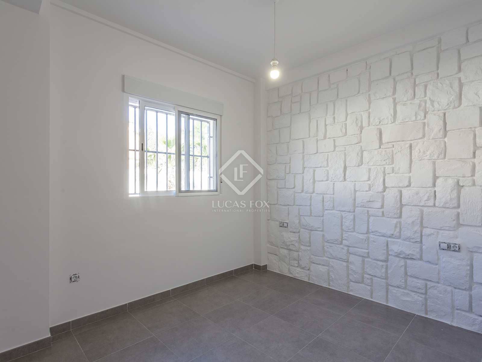 Chalet de 5 habitaciones en Paterna en alquiler con piscina garaje - 3.500 € (Ref: 7462702)