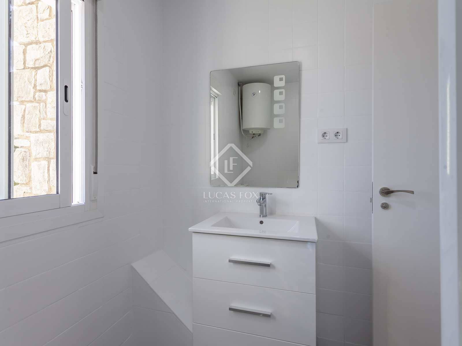 Chalet de 5 habitaciones en Paterna en alquiler con piscina garaje - 3.500 € (Ref: 7462702)