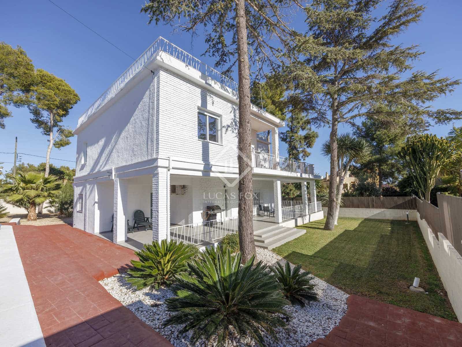 Chalet de 5 habitaciones en Paterna en alquiler con piscina garaje - 3.500 € (Ref: 7462702)