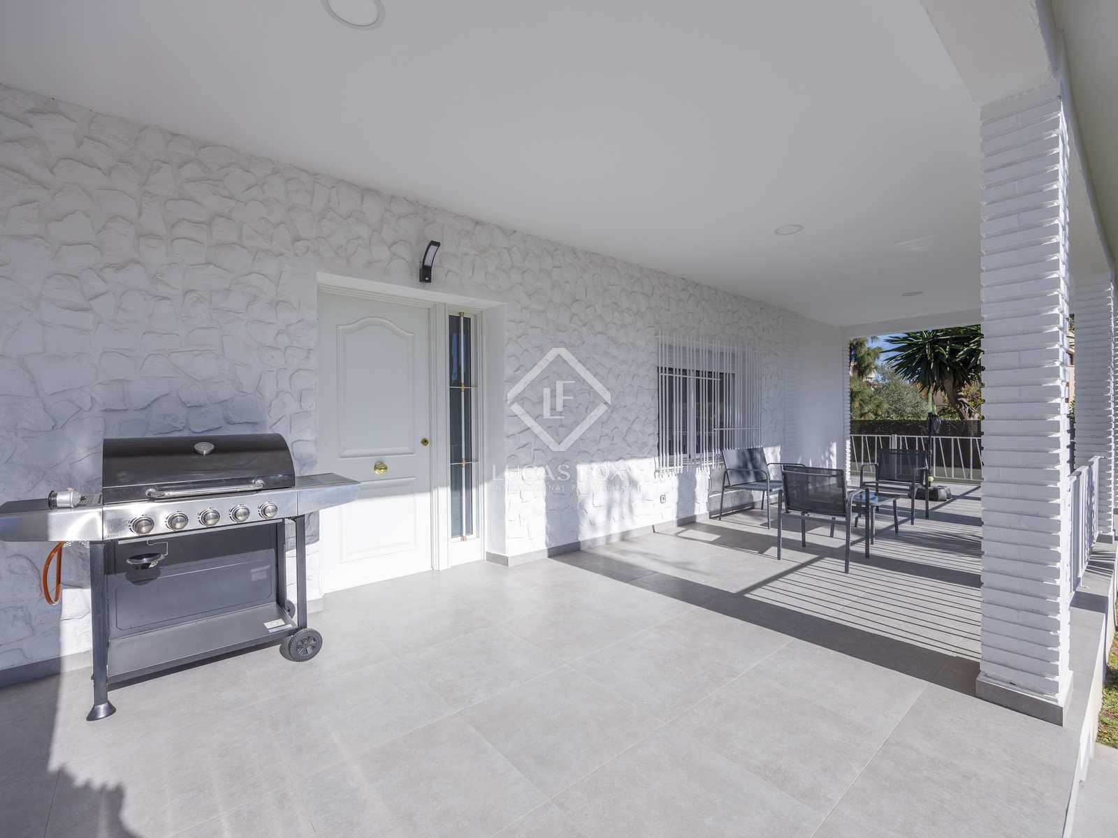 Chalet de 5 habitaciones en Paterna en alquiler con piscina garaje - 3.500 € (Ref: 7462702)