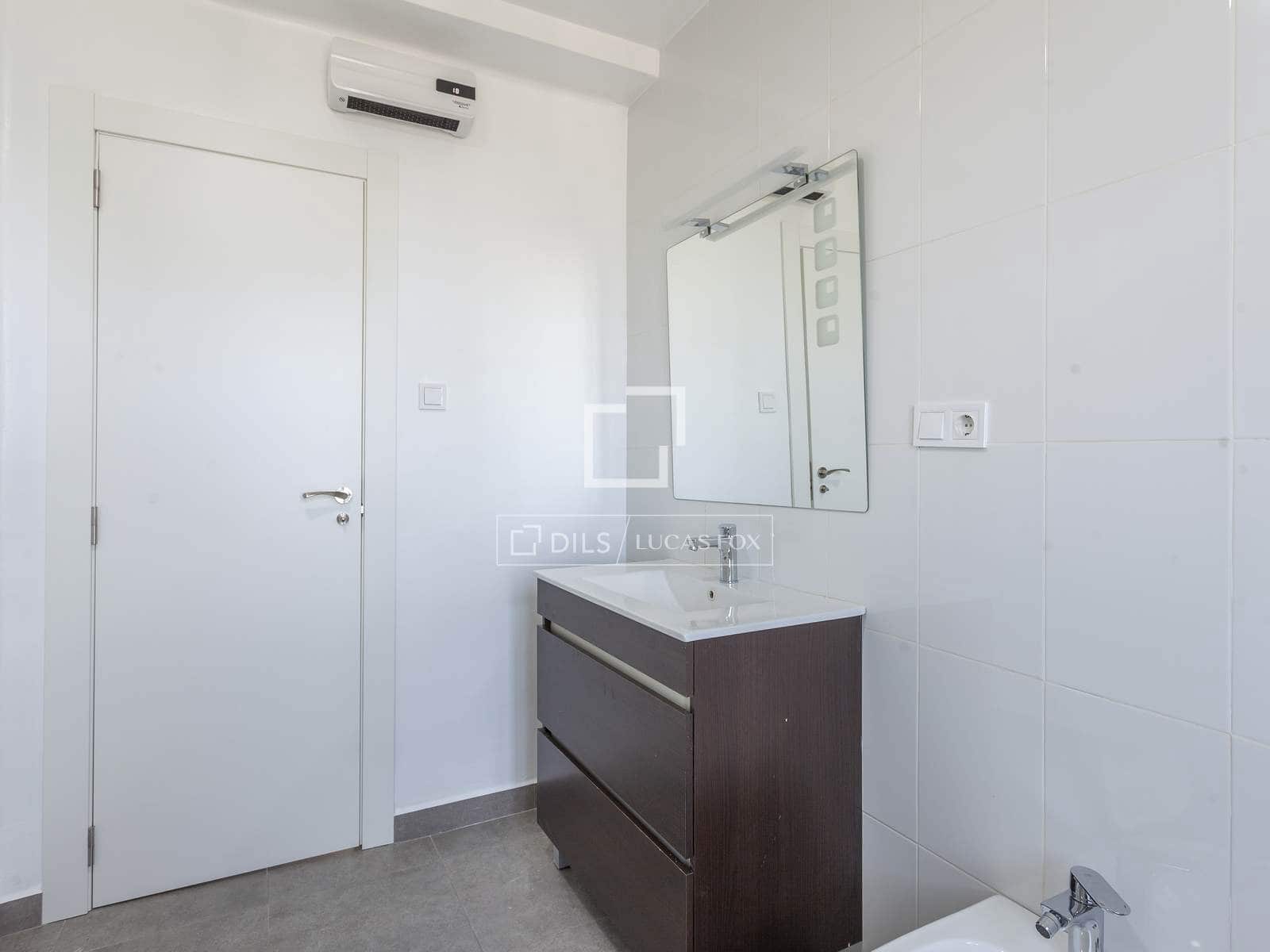 Chalet de 5 habitaciones en Paterna en alquiler con piscina garaje - 3.500 € (Ref: 7462702)