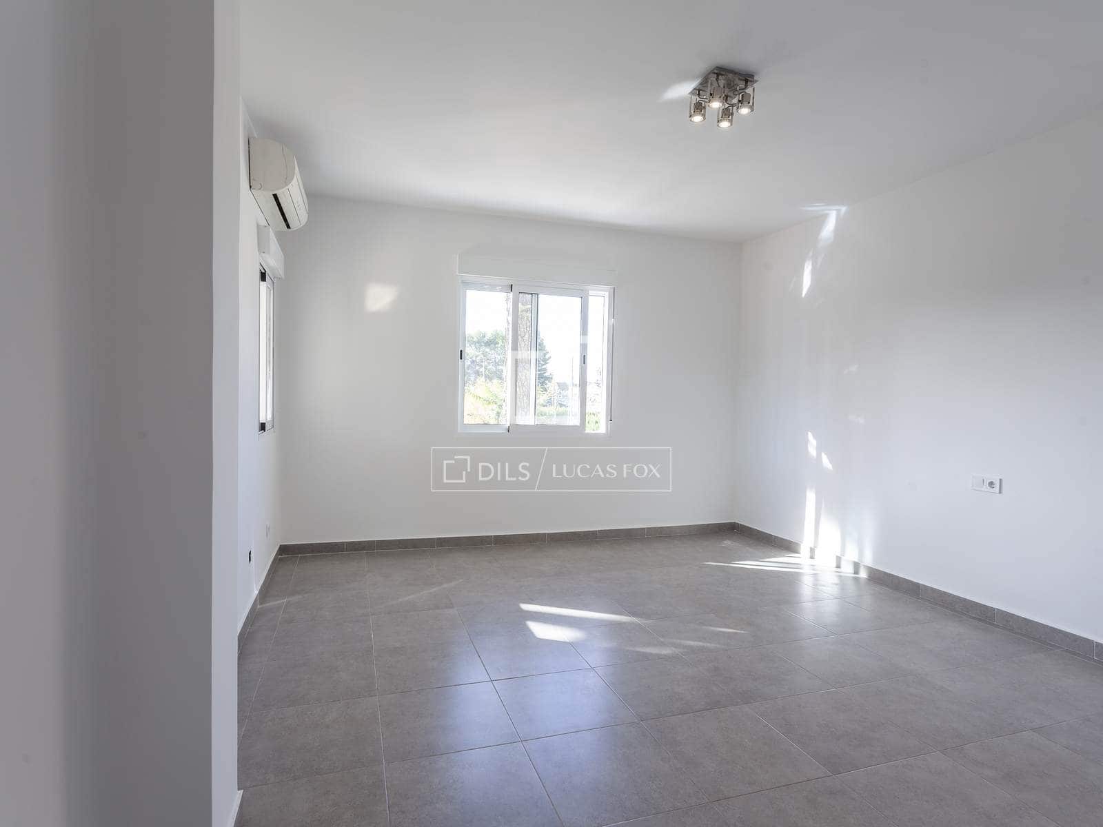 Chalet de 5 habitaciones en Paterna en alquiler con piscina garaje - 3.500 € (Ref: 7462702)