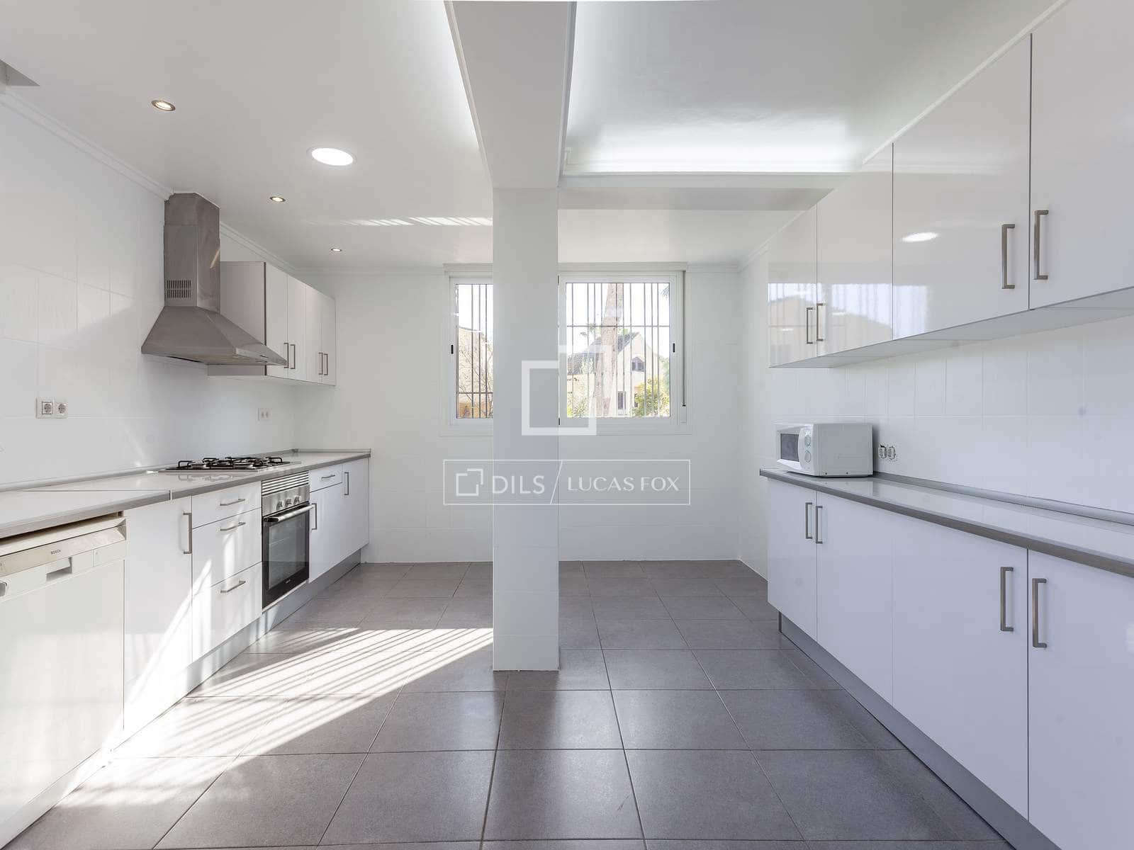 Chalet de 5 habitaciones en Paterna en alquiler con piscina garaje - 3.500 € (Ref: 7462702)