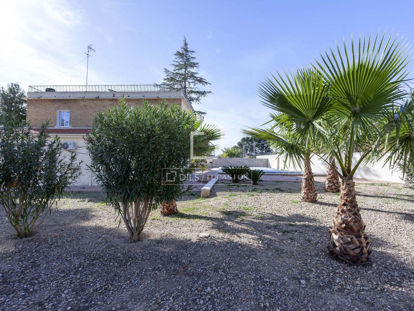 Chalet de 5 habitaciones en Paterna en alquiler con piscina garaje - 3.500 € (Ref: 7462702)