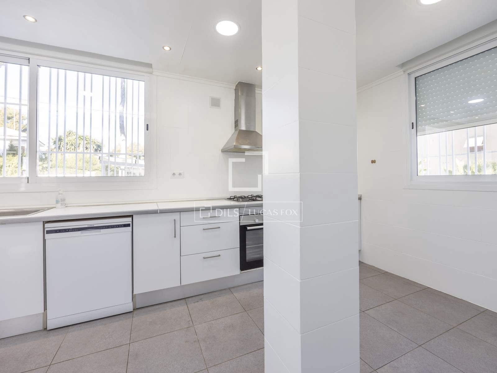 Chalet de 5 habitaciones en Paterna en alquiler con piscina garaje - 3.500 € (Ref: 7462702)