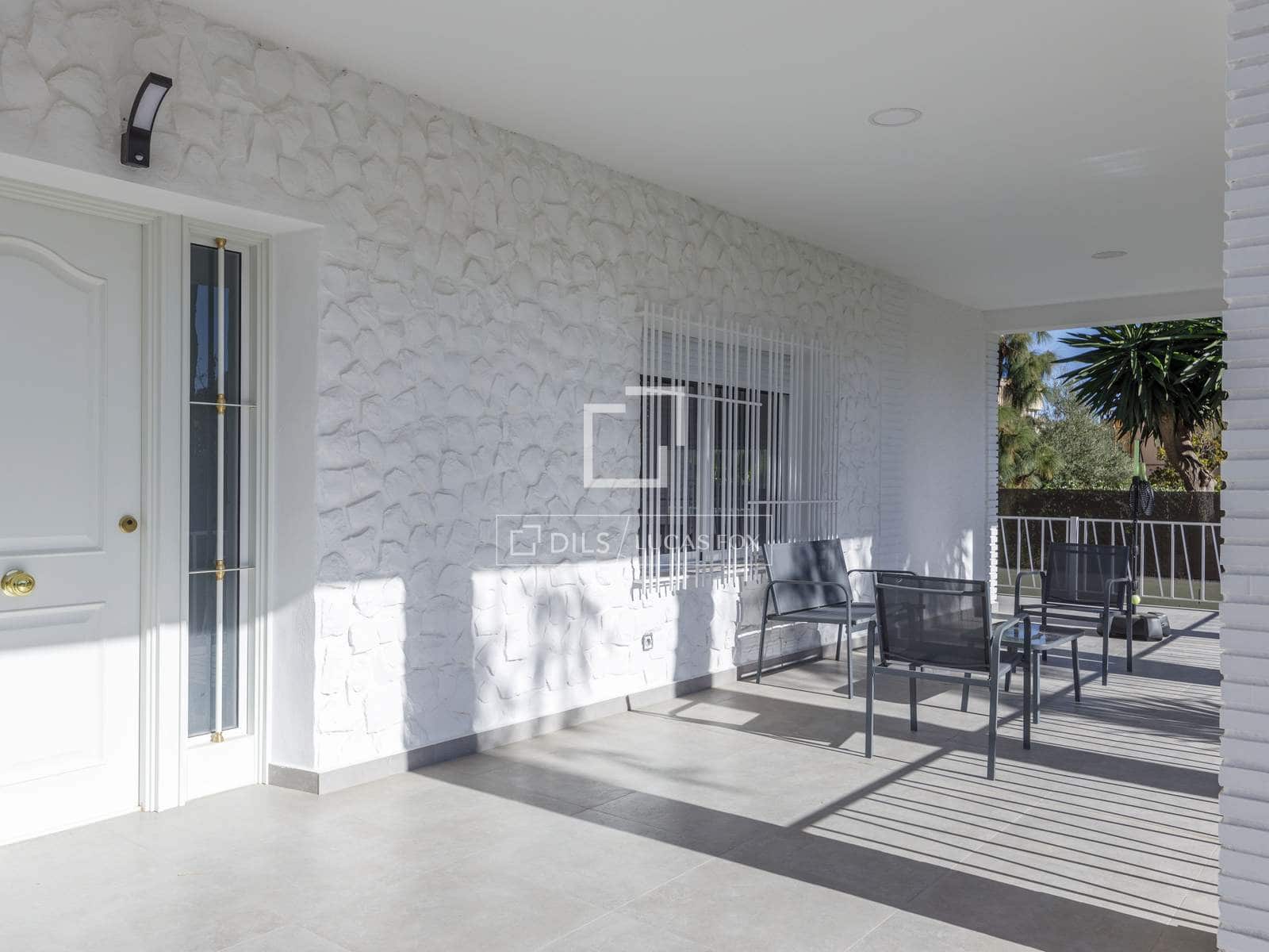 Chalet de 5 habitaciones en Paterna en alquiler con piscina garaje - 3.500 € (Ref: 7462702)