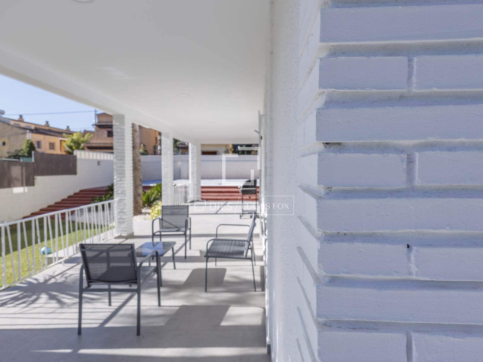 Chalet de 5 habitaciones en Paterna en alquiler con piscina garaje - 3.500 € (Ref: 7462702)