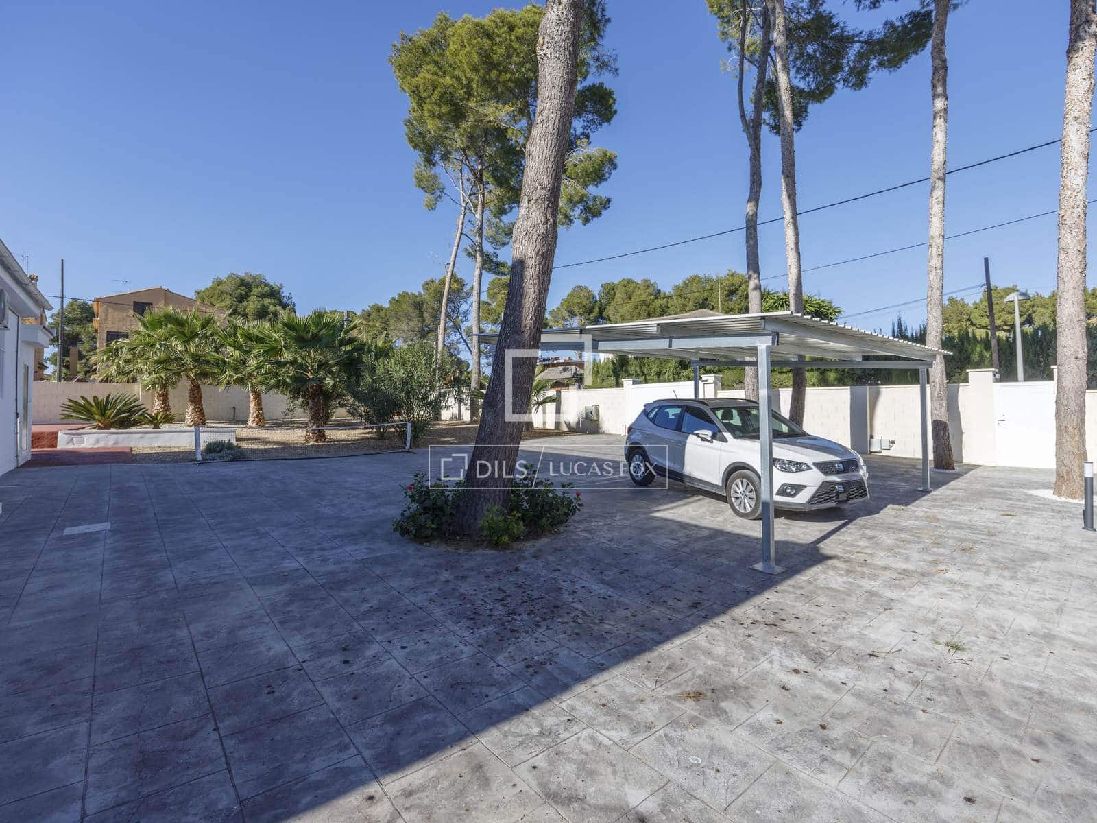 Chalet de 5 habitaciones en Paterna en alquiler con piscina garaje - 3.500 € (Ref: 7462702)