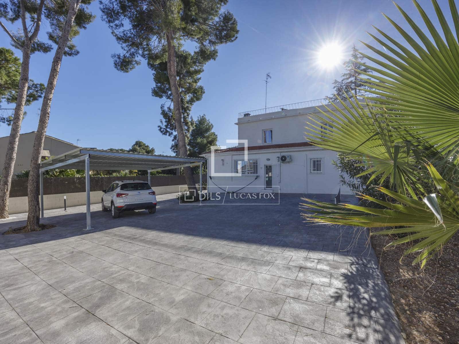 Chalet de 5 habitaciones en Paterna en alquiler con piscina garaje - 3.500 € (Ref: 7462702)