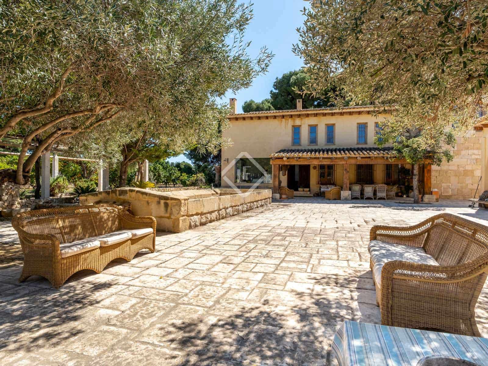 6 bedroom Villa for sale in Muchamiel / Mutxamel - € 2,375,000 (Ref: 7464785)