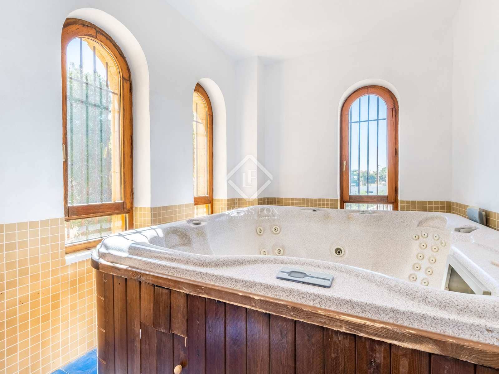 6 bedroom Villa for sale in Muchamiel / Mutxamel - € 2,375,000 (Ref: 7464785)