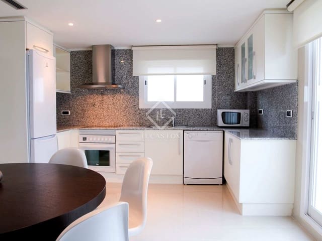 5 bedroom Villa for rent in Altea with pool garage - € 4,900 (Ref: 7466989)