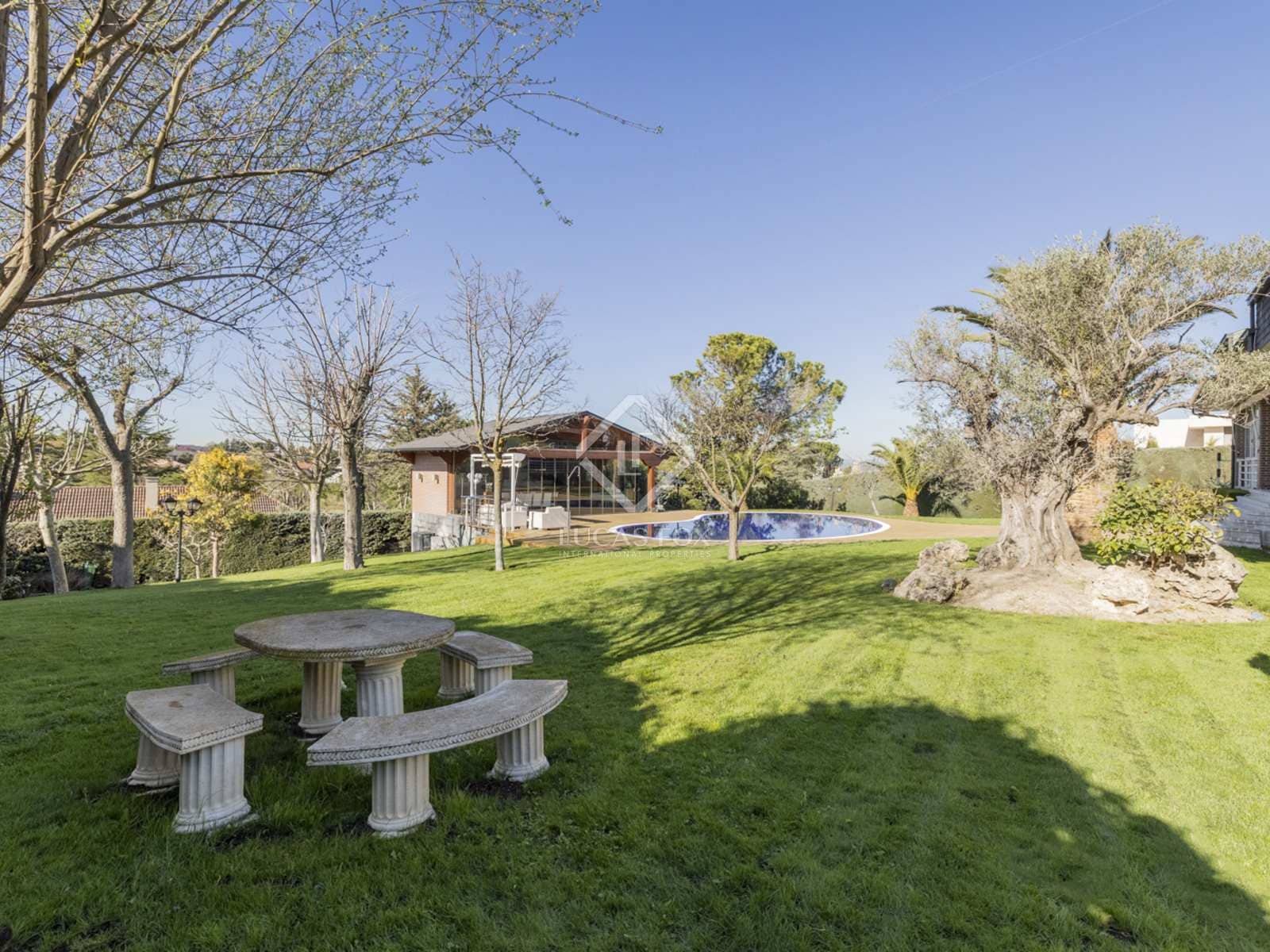 6 soveværelse Villa til salg i Boadilla del Monte med swimmingpool garage - € 1.800.000 (Ref: 7478480)