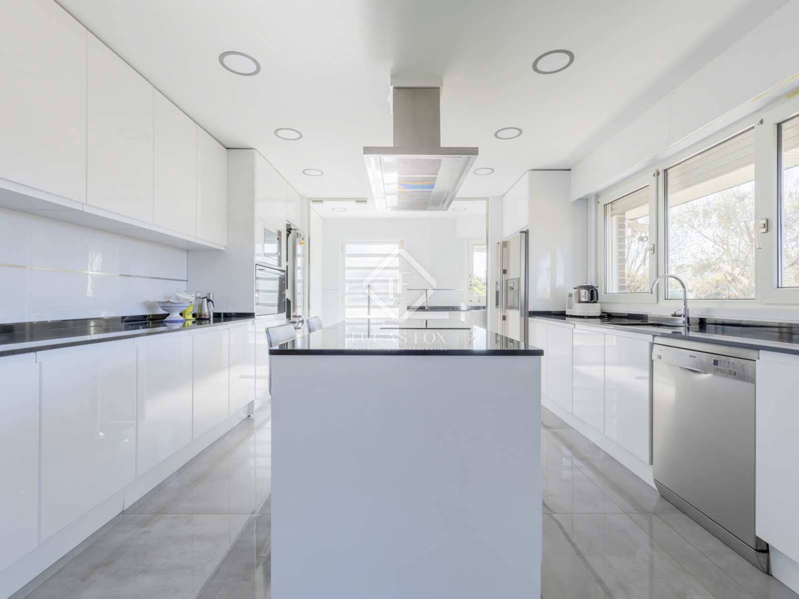 6 soveværelse Villa til salg i Boadilla del Monte med swimmingpool garage - € 1.800.000 (Ref: 7478480)