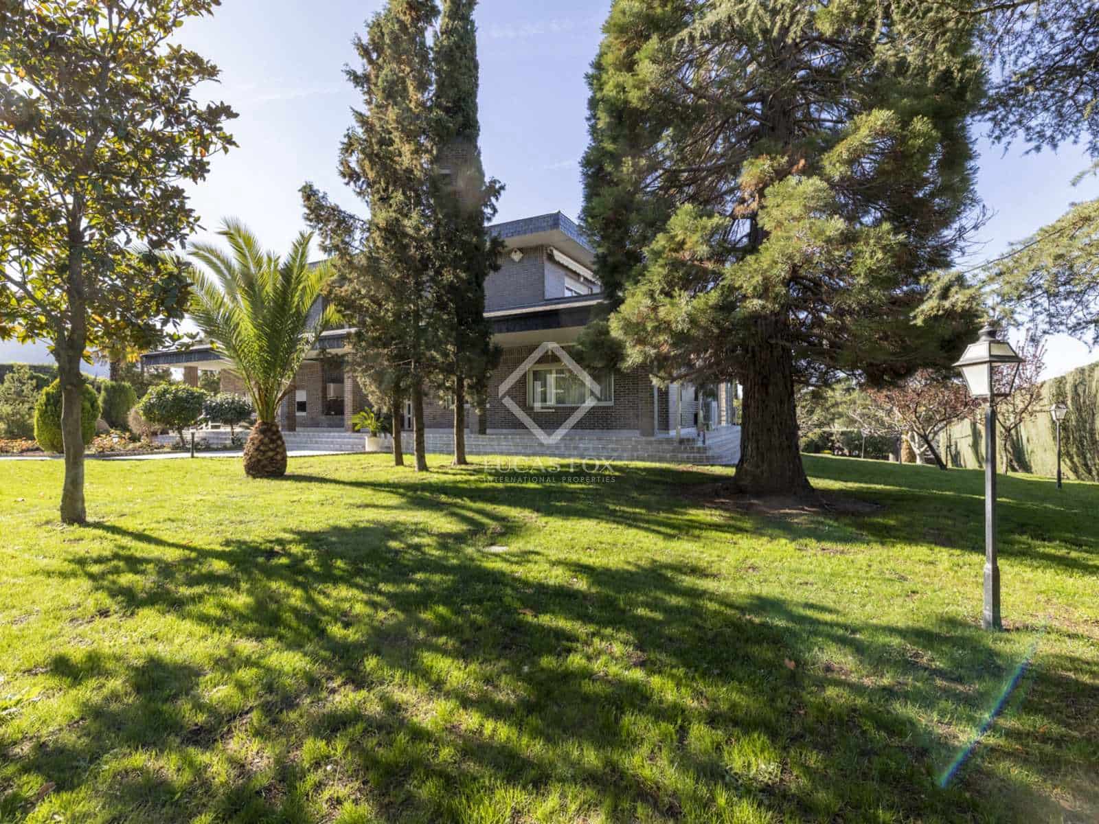 6 soveværelse Villa til salg i Boadilla del Monte med swimmingpool garage - € 1.800.000 (Ref: 7478480)