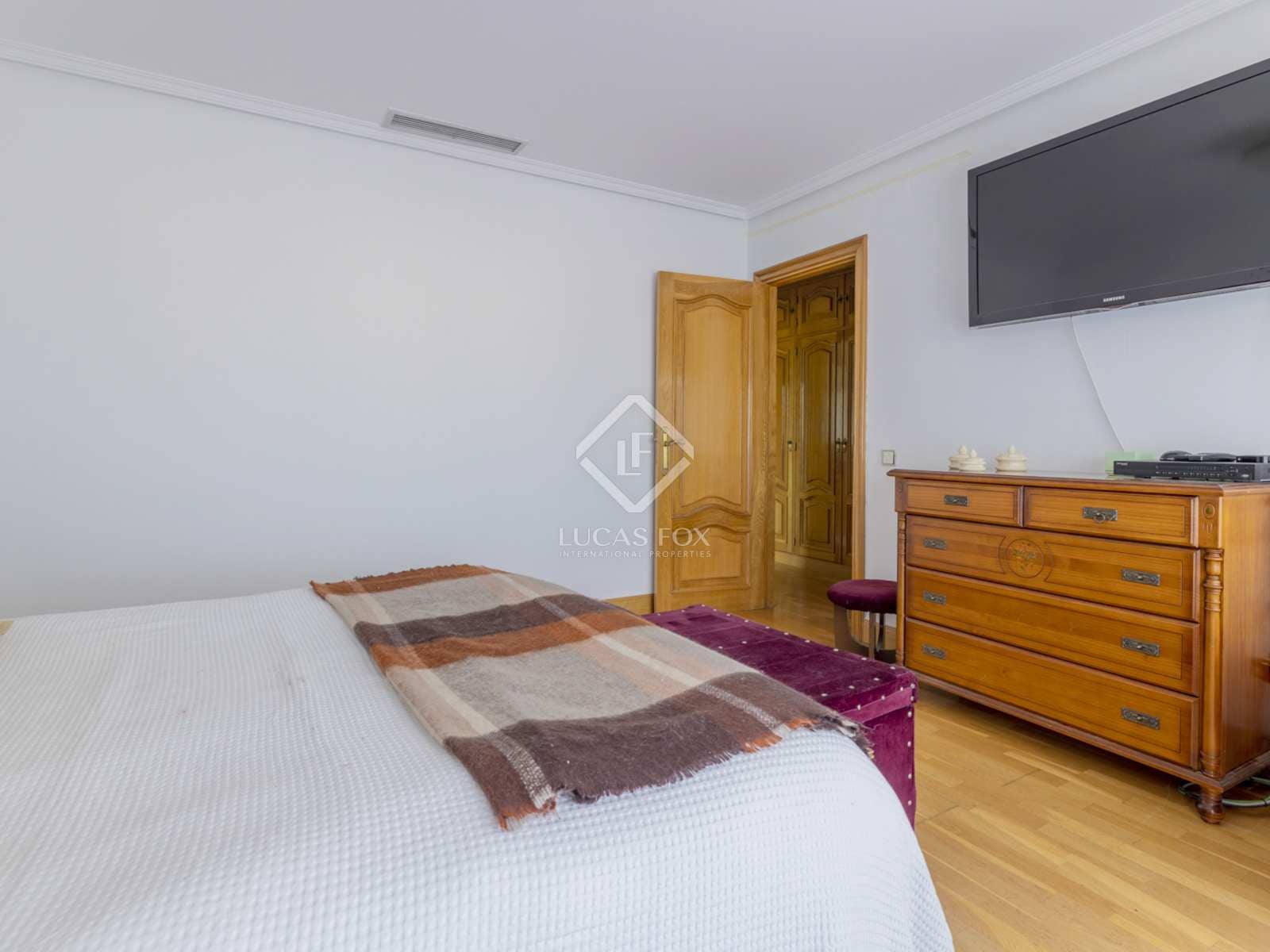 6 soveværelse Villa til salg i Boadilla del Monte med swimmingpool garage - € 1.800.000 (Ref: 7478480)