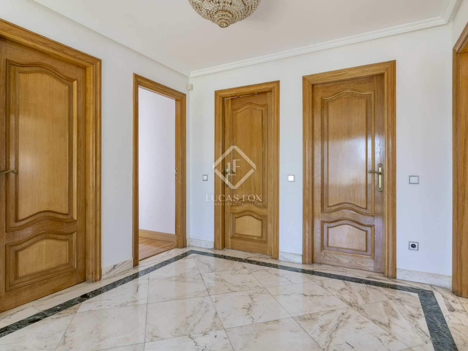 6 soveværelse Villa til salg i Boadilla del Monte med swimmingpool garage - € 1.800.000 (Ref: 7478480)