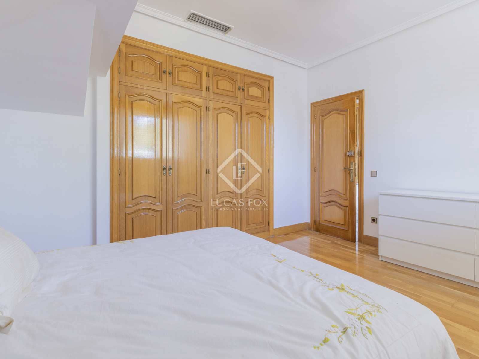 6 soveværelse Villa til salg i Boadilla del Monte med swimmingpool garage - € 1.800.000 (Ref: 7478480)