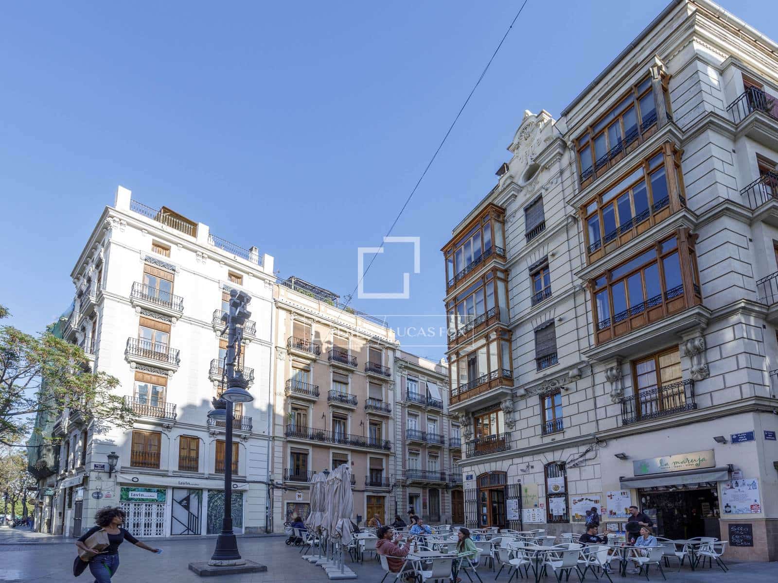 Kommersiell til salgs i Valencia by - € 1 980 000 (Ref: 7506725)