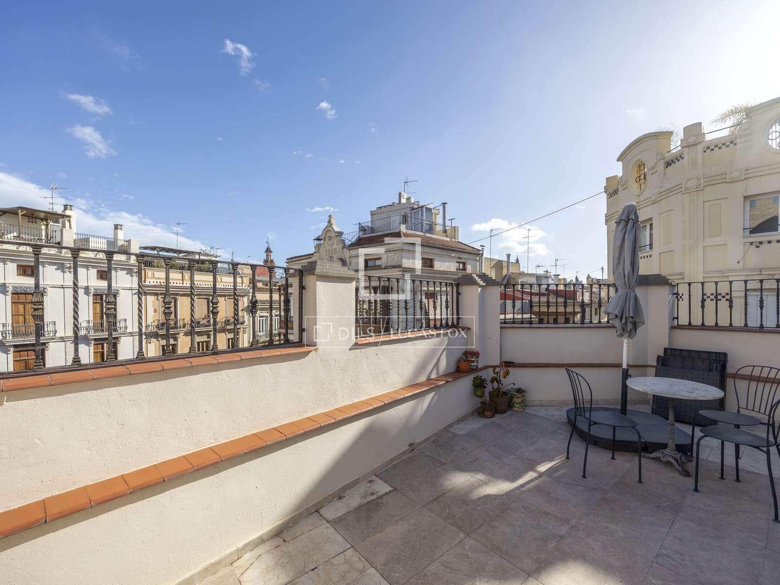 Kommersiell til salgs i Valencia by - € 1 980 000 (Ref: 7506725)