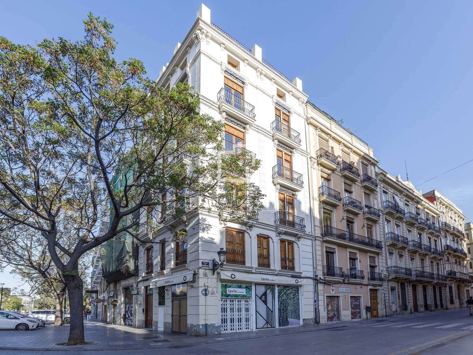 Kommersiell til salgs i Valencia by - € 1 980 000 (Ref: 7506725)