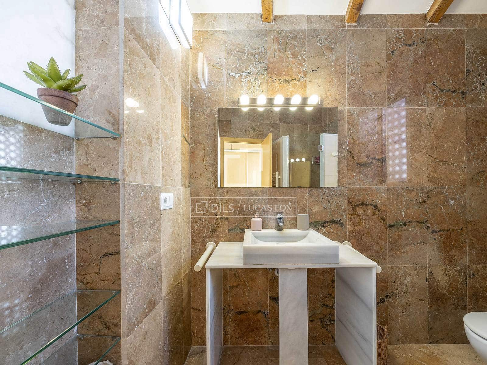 Kommersiell til salgs i Valencia by - € 1 980 000 (Ref: 7506725)