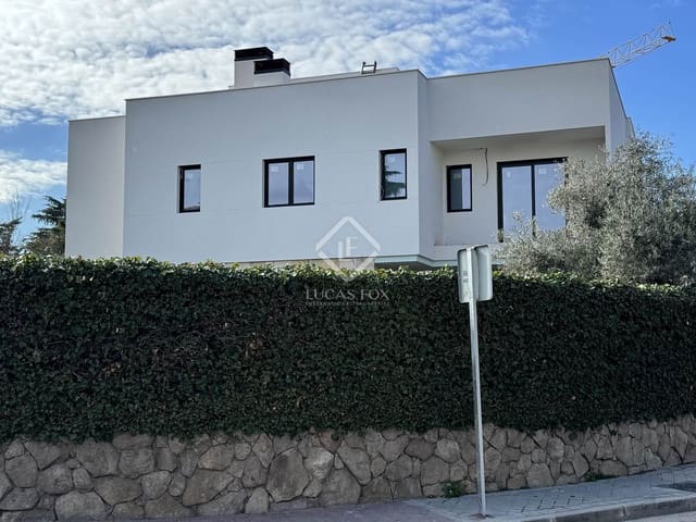 4 soveværelse Villa til salg i Pozuelo de Alarcón med swimmingpool garage - € 1.598.000 (Ref: 7508380)