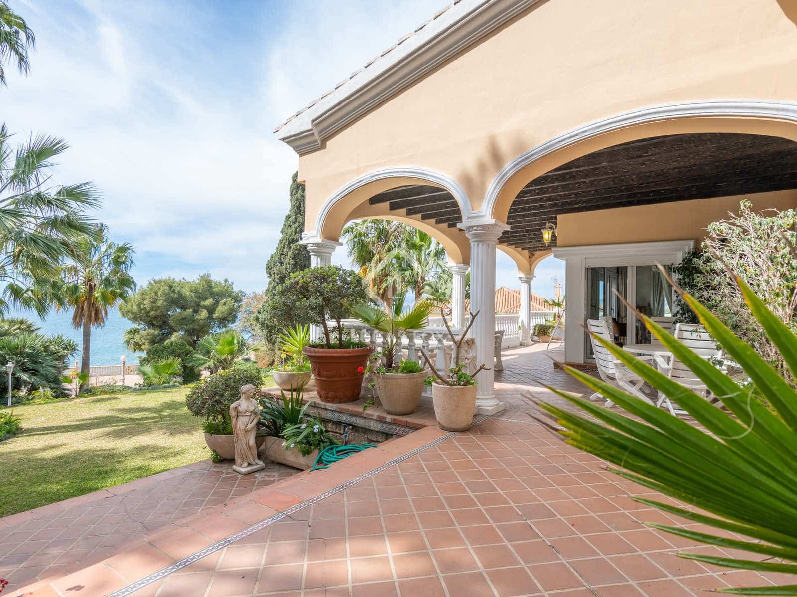 5 sovrum Villa till salu i Malaga stad med pool garage - 2 499 000 € (Ref: 7515587)