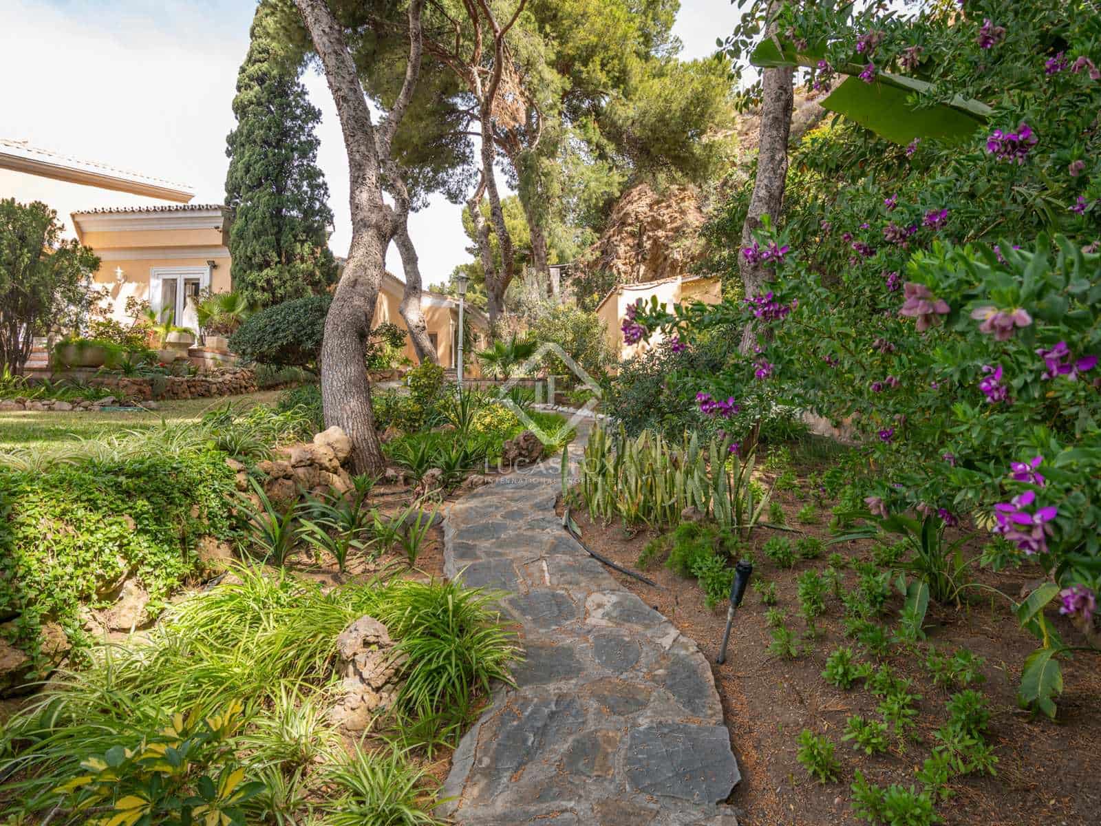 5 sovrum Villa till salu i Malaga stad med pool garage - 2 499 000 € (Ref: 7515587)