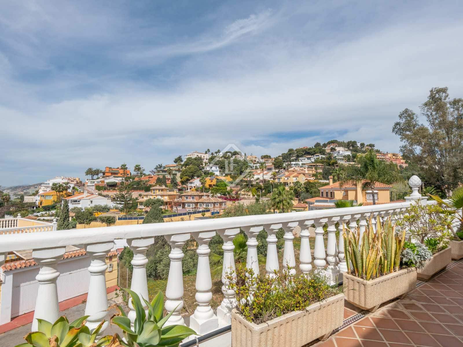 5 sovrum Villa till salu i Malaga stad med pool garage - 2 499 000 € (Ref: 7515587)