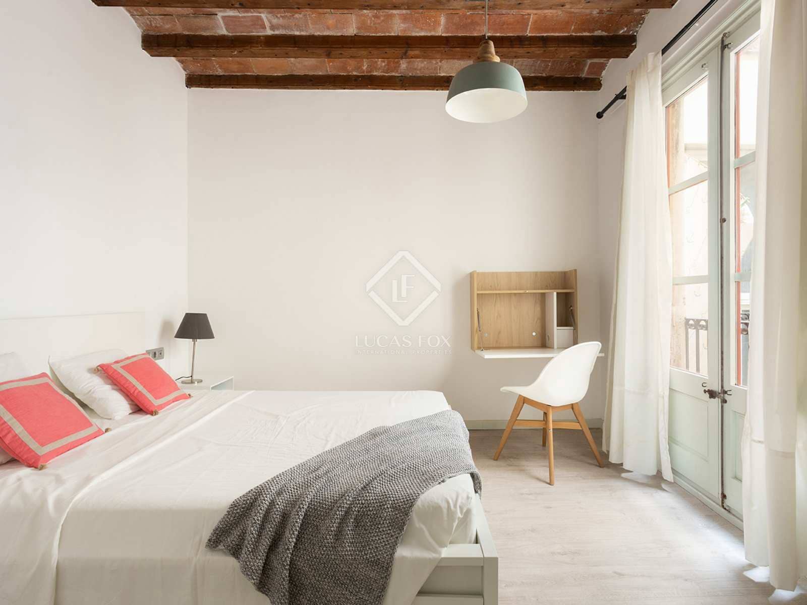 3 slaapkamer Appartement te huur in Barcelona stad - € 2.000 (Ref: 7524766)