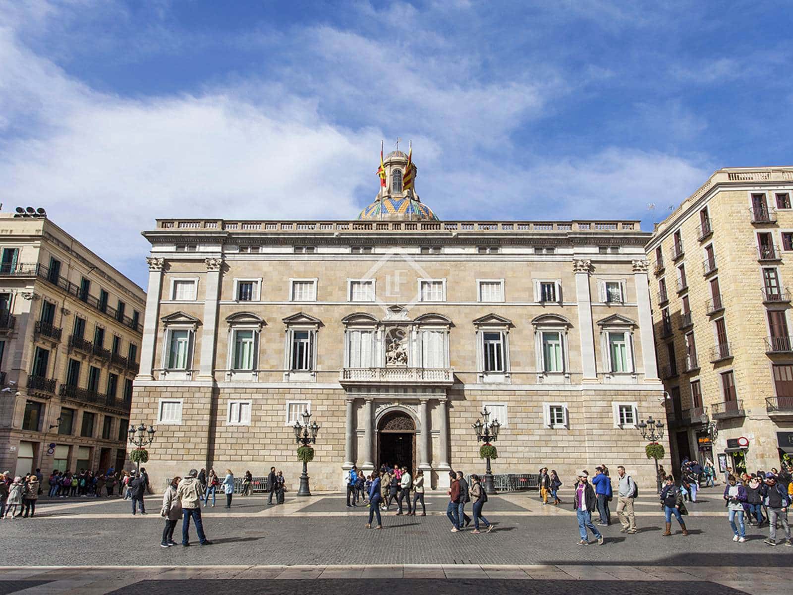 3 slaapkamer Appartement te huur in Barcelona stad - € 2.000 (Ref: 7524766)